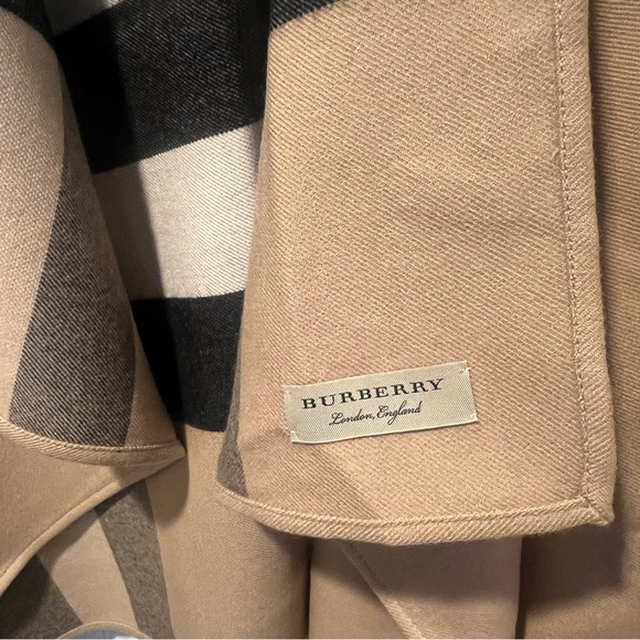Burberry Reversible Check-To-Solid Wool Cape, Camel - Picture 10 of 10